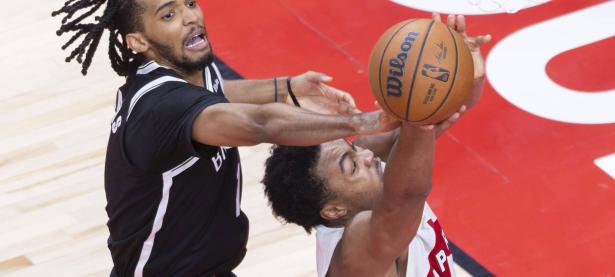 HTH-关于关键时刻突围战来临，深圳男篮围绕NBA季后赛强势反弹，赛场秩序良好，控场能力受关注的信息