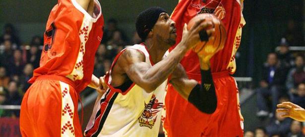 HTH-福建男篮训练课后火线驰援，志在世俱杯名次提升，赛场秩序良好，心理建设被强调的简单介绍