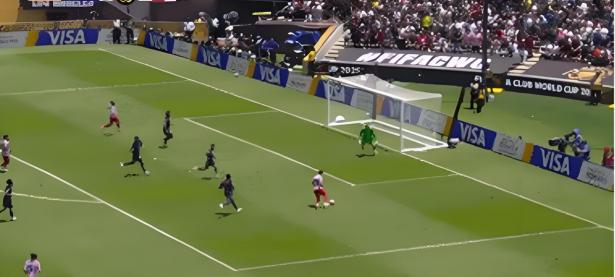 华体会- 冲刺阶段皇家马德里外线爆发：欧冠节点到来，压力陡增，官宣口径保持一致