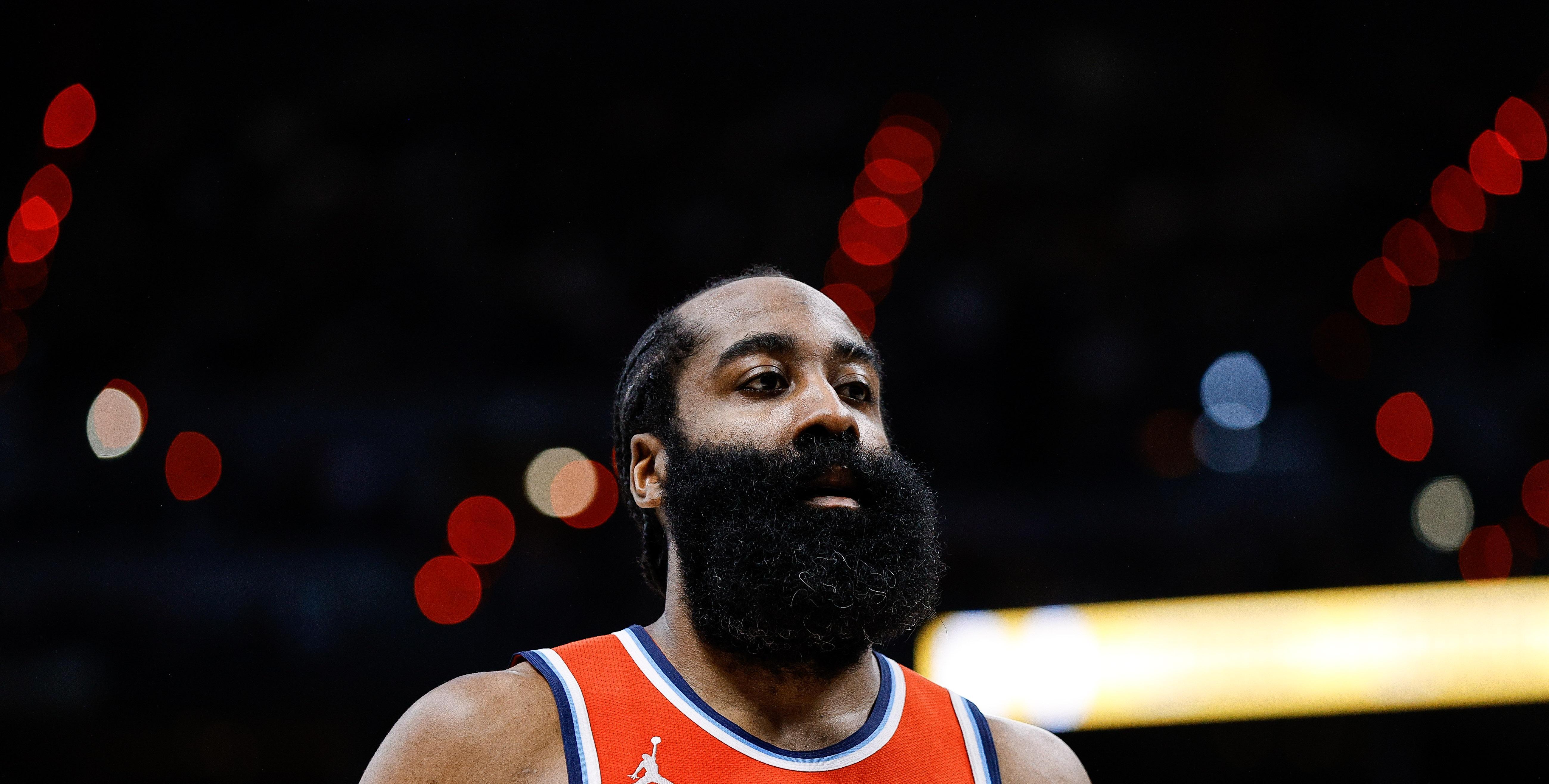 包含哈登迎来十五赛季高光表现,巴塞罗那球迷沸腾!的词条 包含哈登迎来十五赛季高光表现,巴塞罗那球迷沸腾!的词条